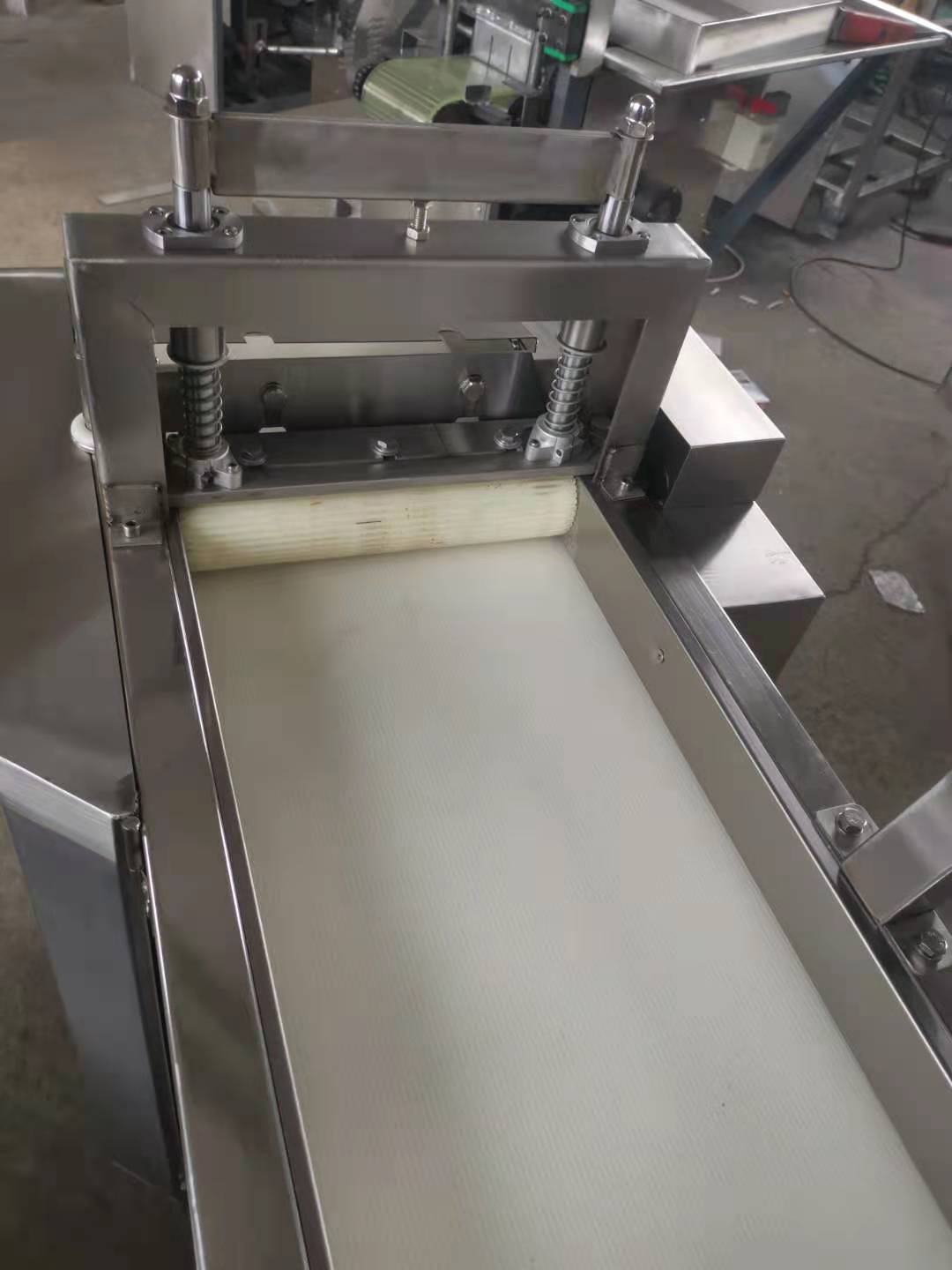 果脯切丁机 红枣切丁机 豆干切丁机(图2) 果脯切丁机 红枣切丁机 豆干切丁机(图2)